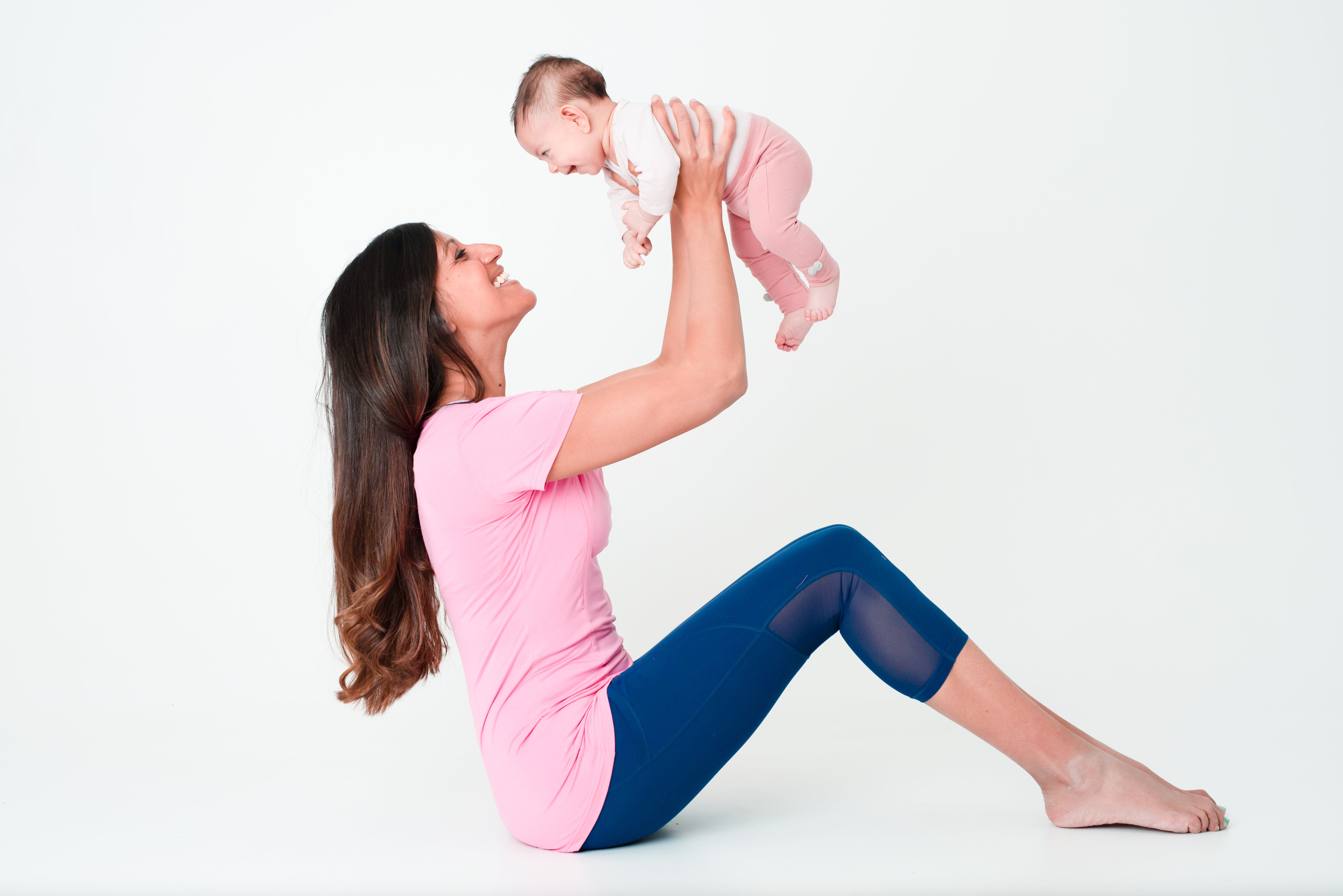 Sleek Pocket-Free Maternity & Postnatal Leggings - Soft Black